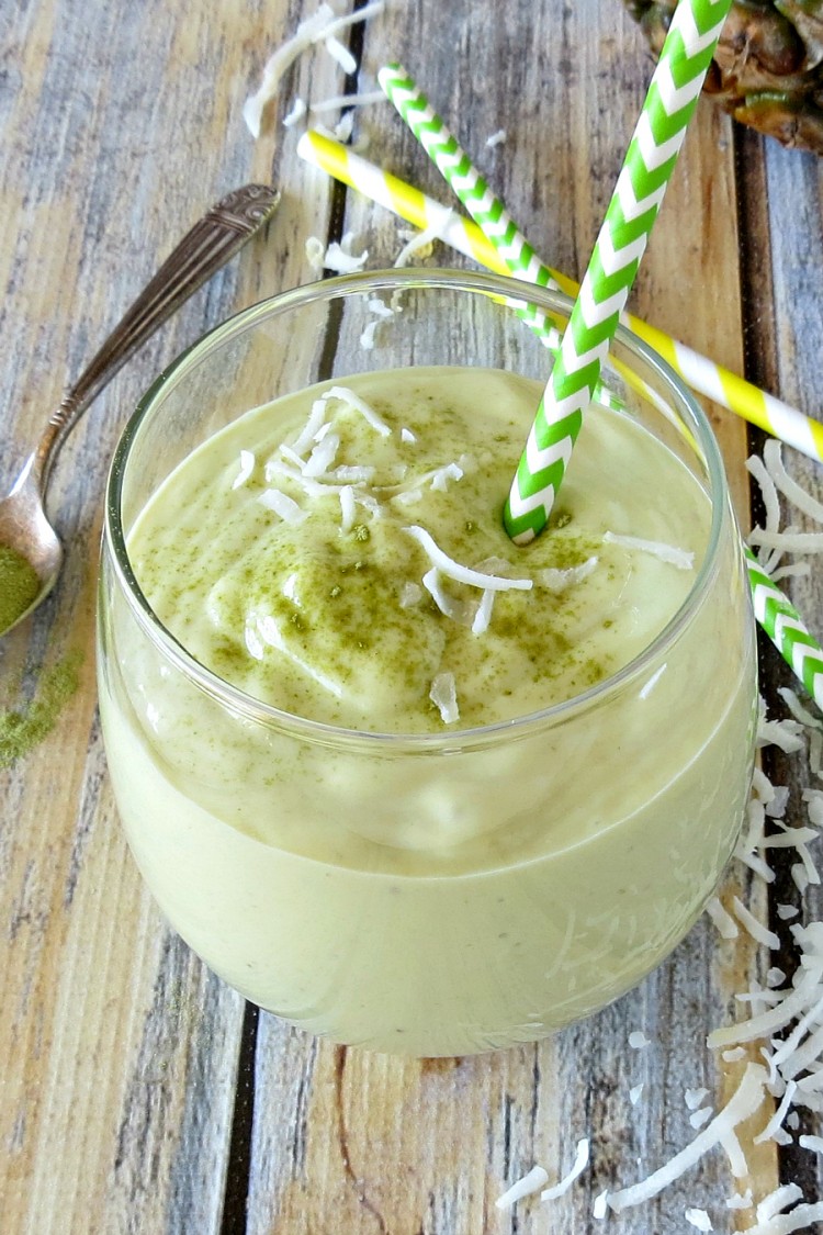 https://powered-by-mom.com/wp-content/uploads/2016/02/Coconut-Matcha-Smoothie-1-e1454713463887.jpg