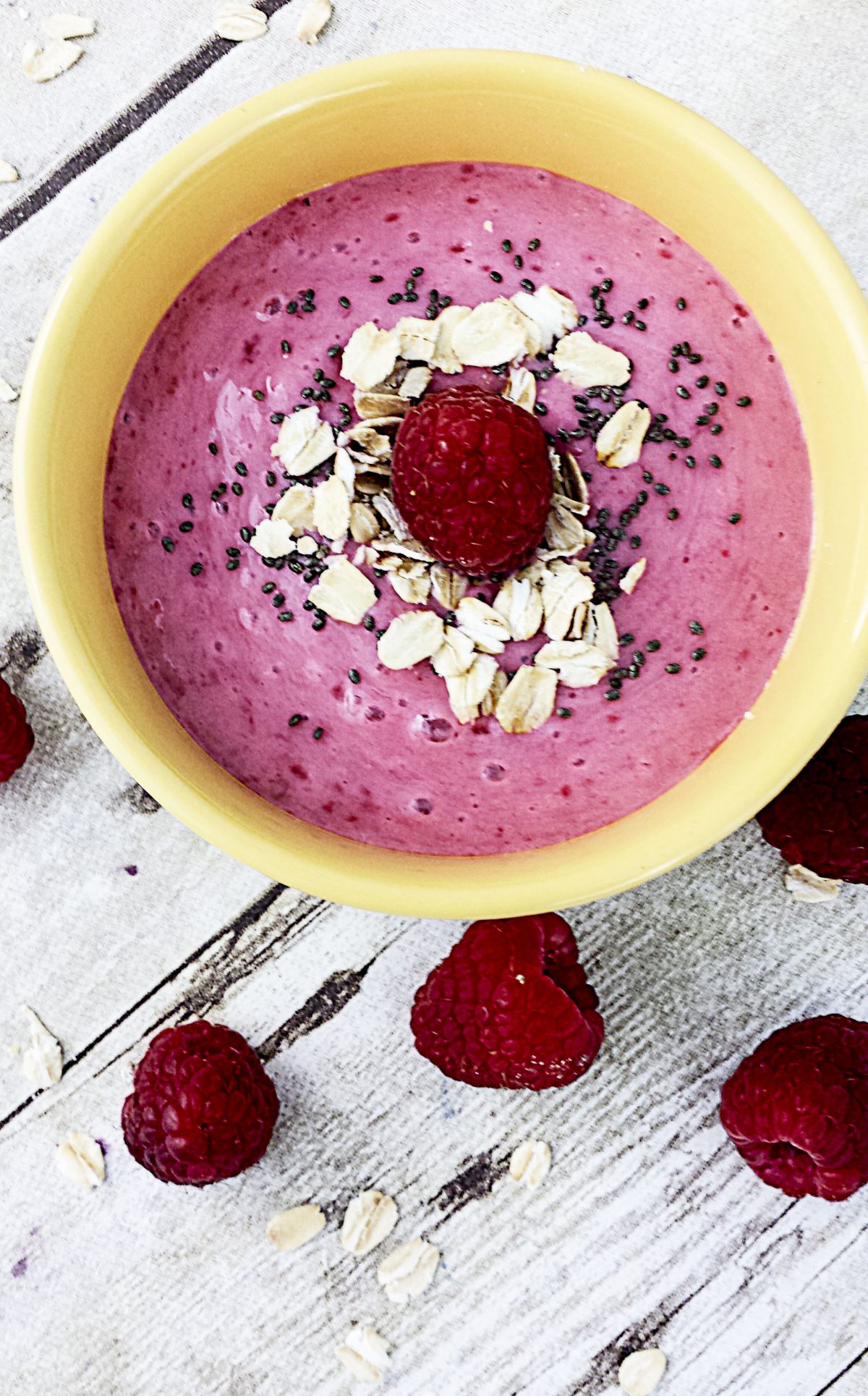 Raspberry smoothie bowl - healthy smoothies