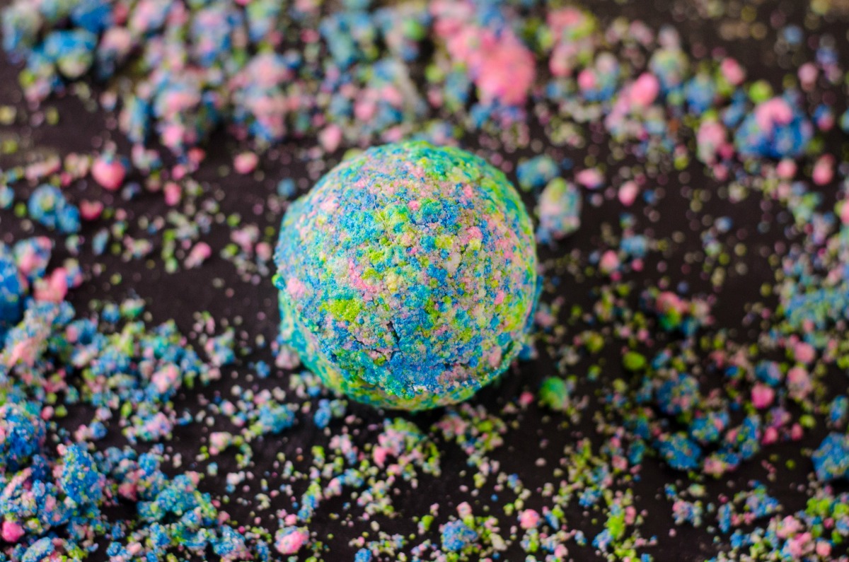 make the best bath bombs with these 5 essential oil blends