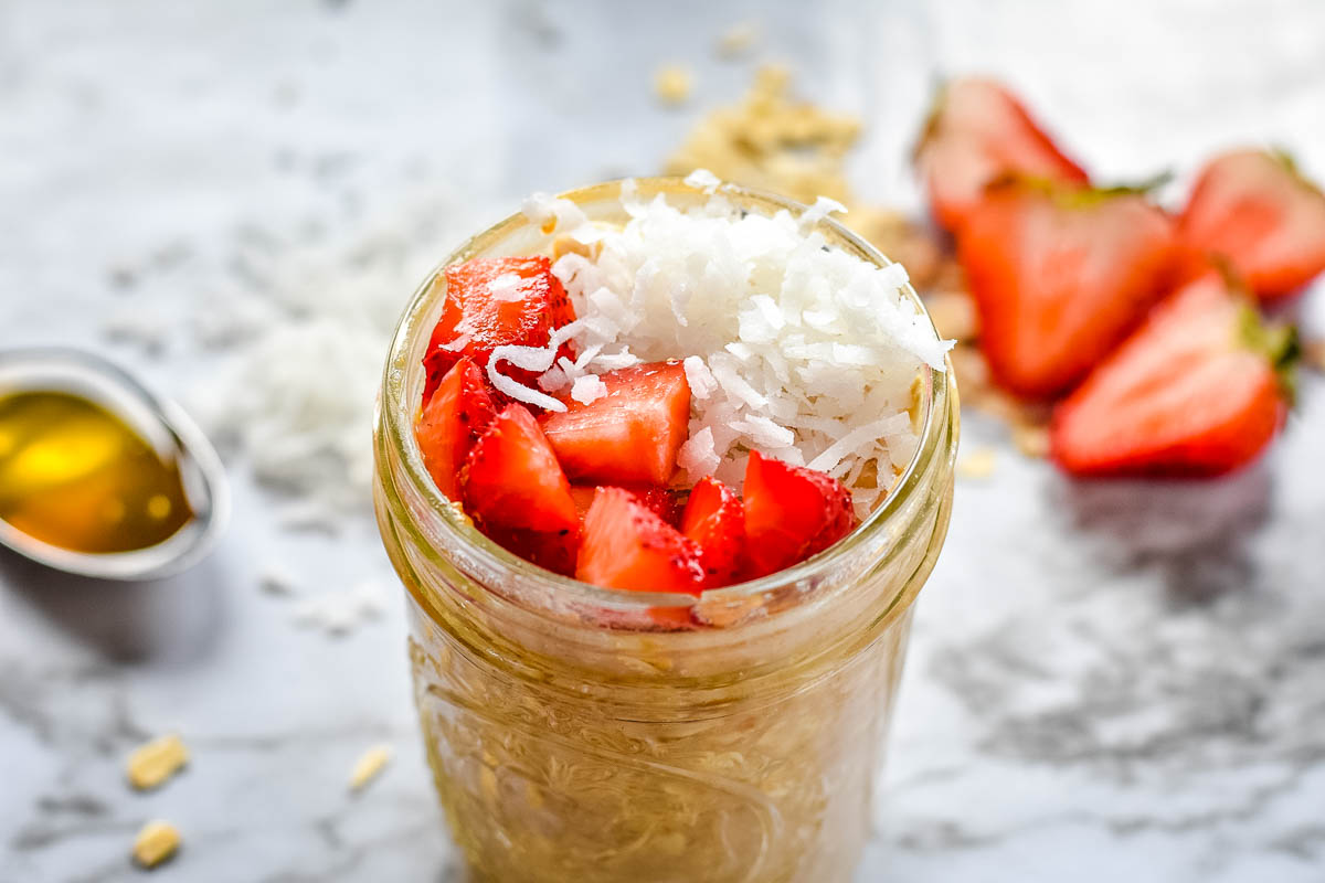 Simple Overnight Oats with Peanut Butter & Berries