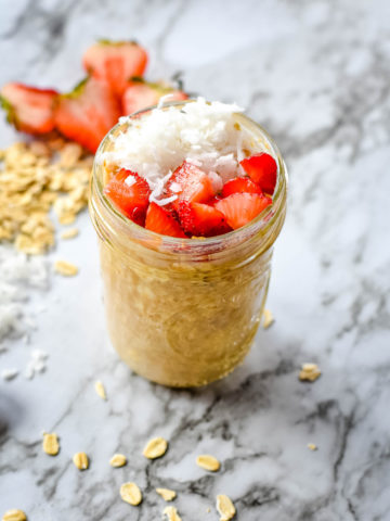 Simple Overnight Oats with Peanut Butter & Berries