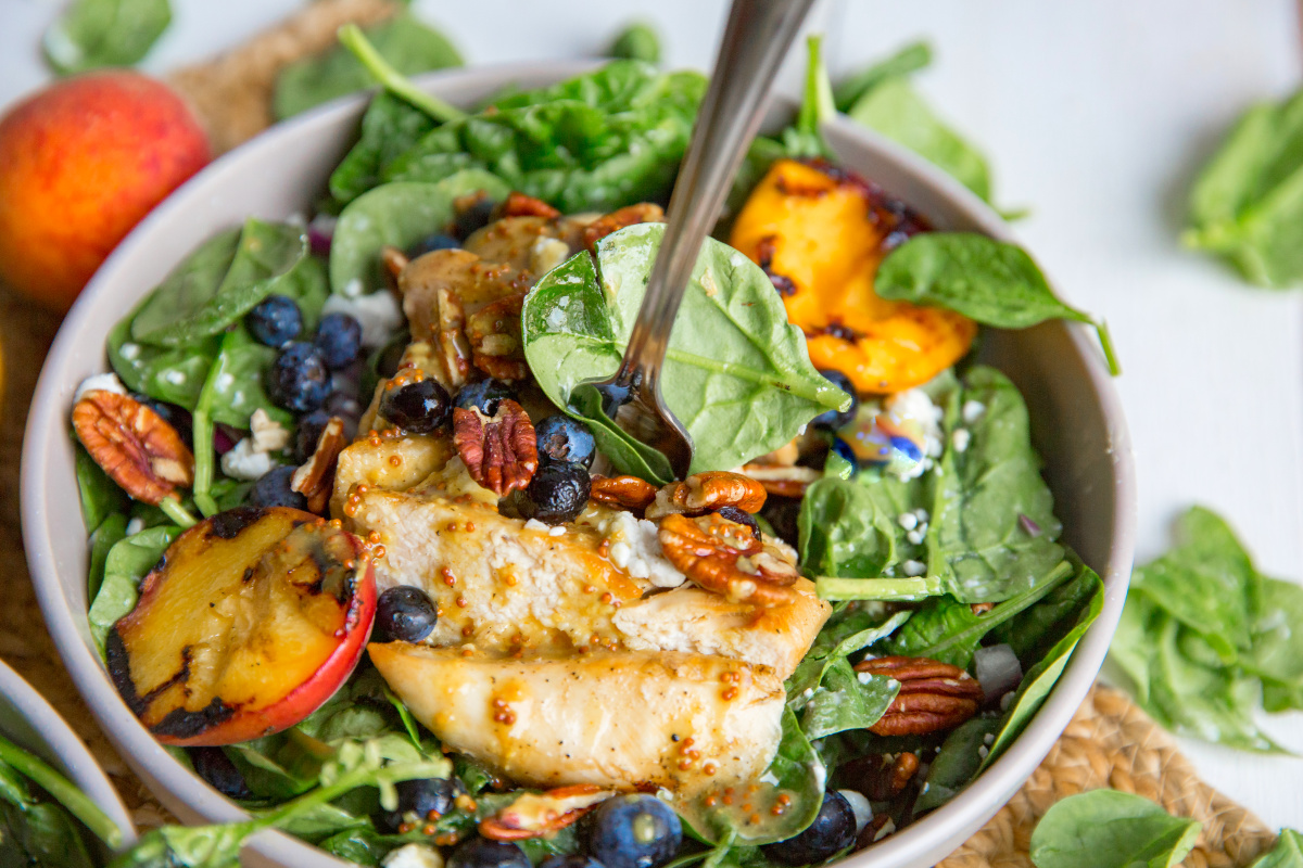grilled peach salad with grilled chicken