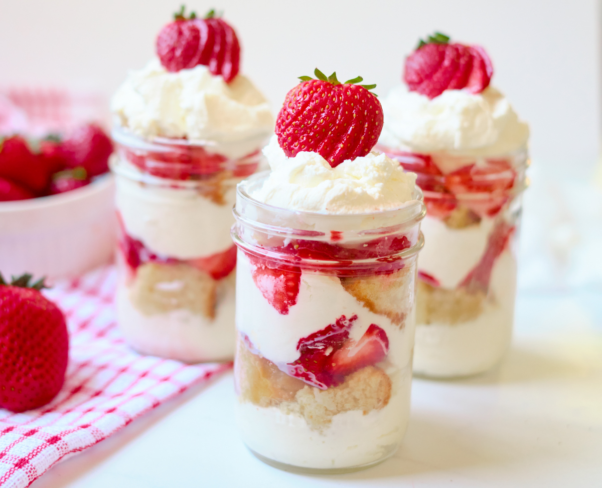 strawberry shortcake in a mason jar