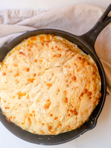 no-knead skillet bread with cheese and herbs