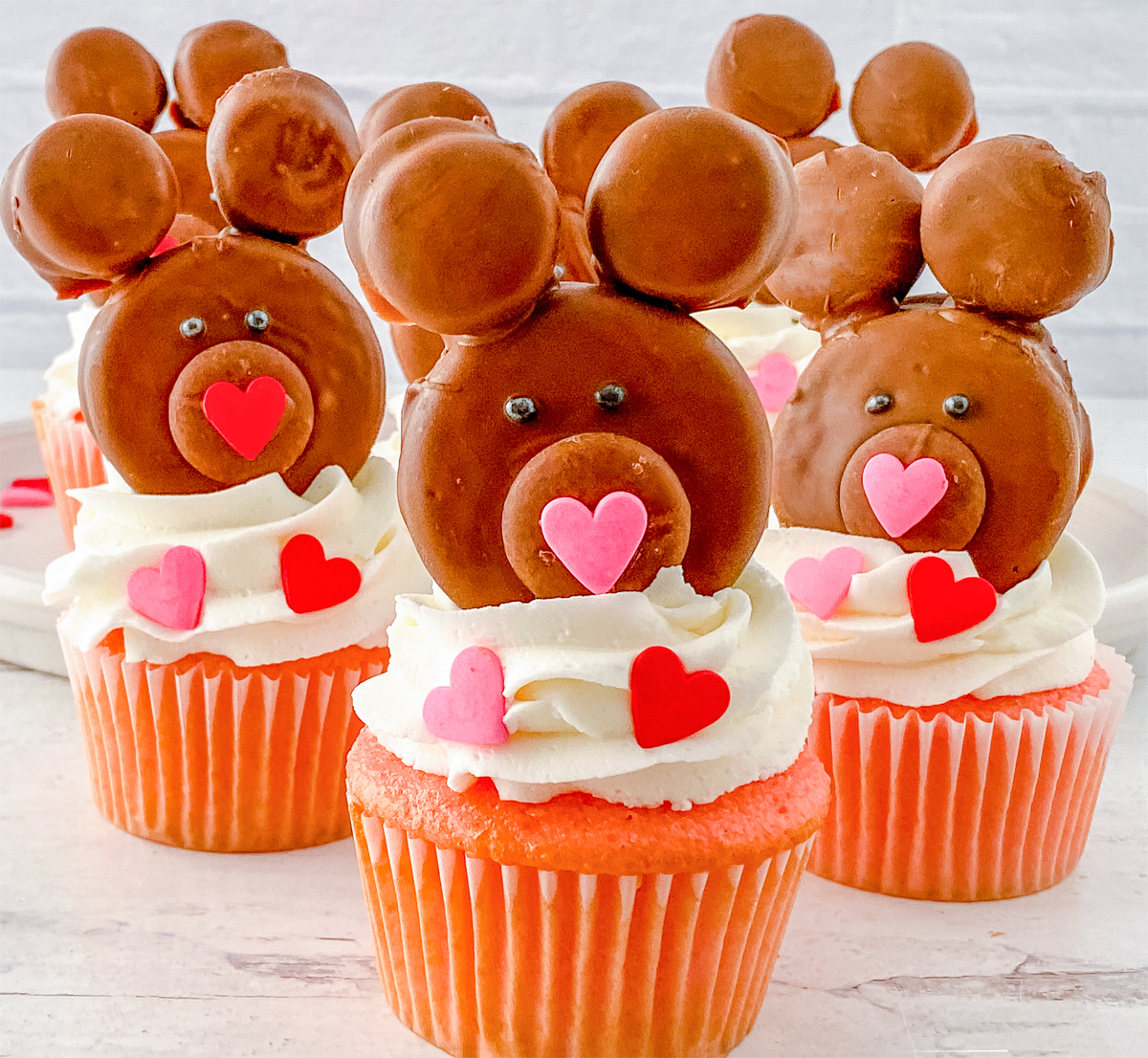multiple teddy bear cupcakes