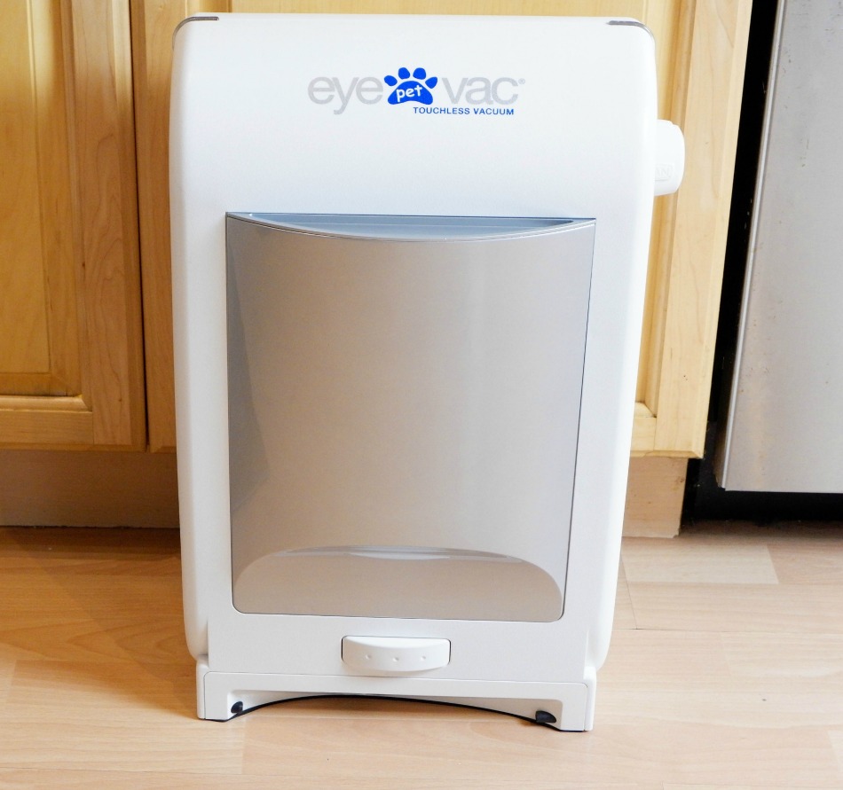 eye vac pet machine on floor